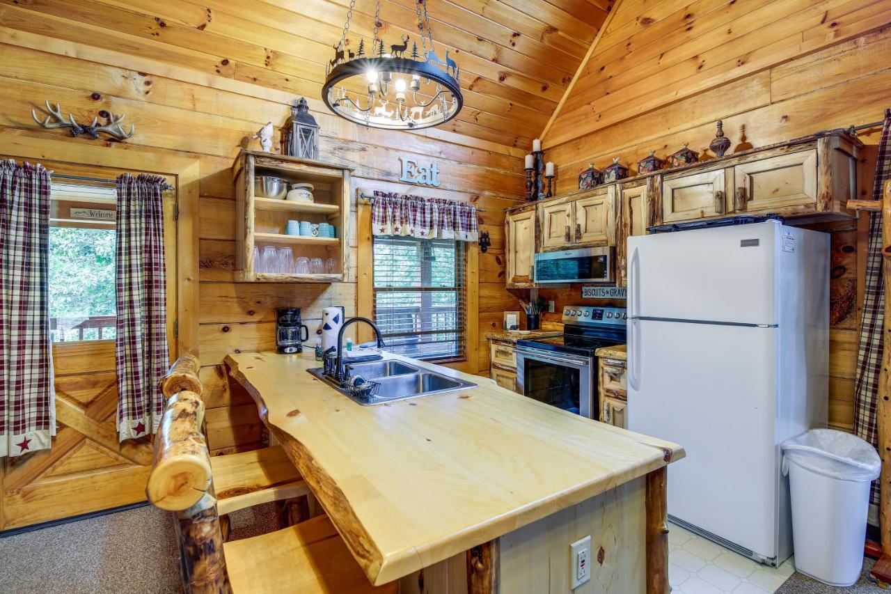 Sevierville Cabin With Wraparound Deck And Lake Access Exterior photo