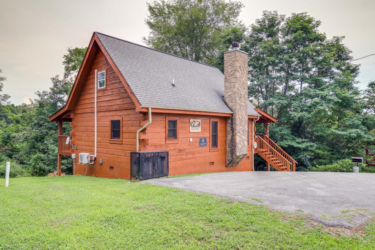 Sevierville Cabin With Wraparound Deck And Lake Access Exterior photo